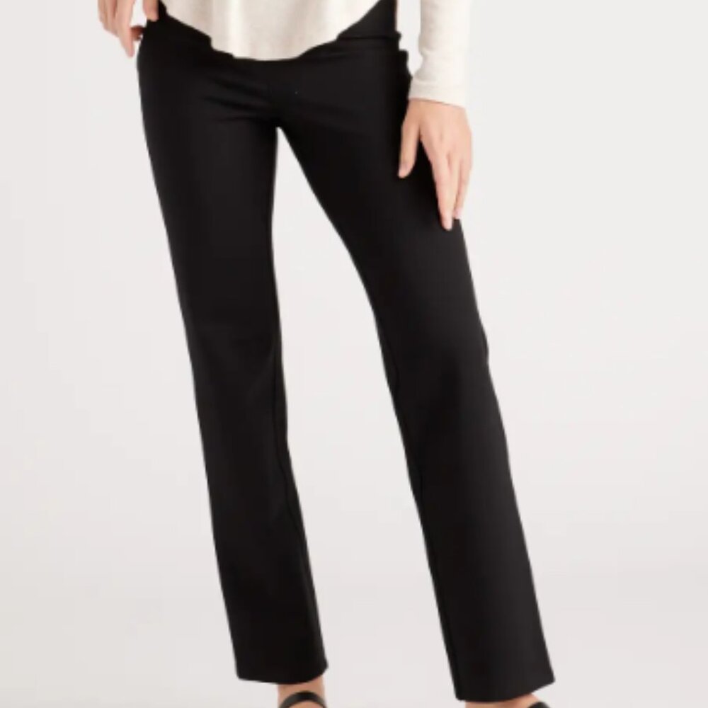 Quince Women's Black‎ Ultra Stretch Straight Leg Pants - Size M Medium